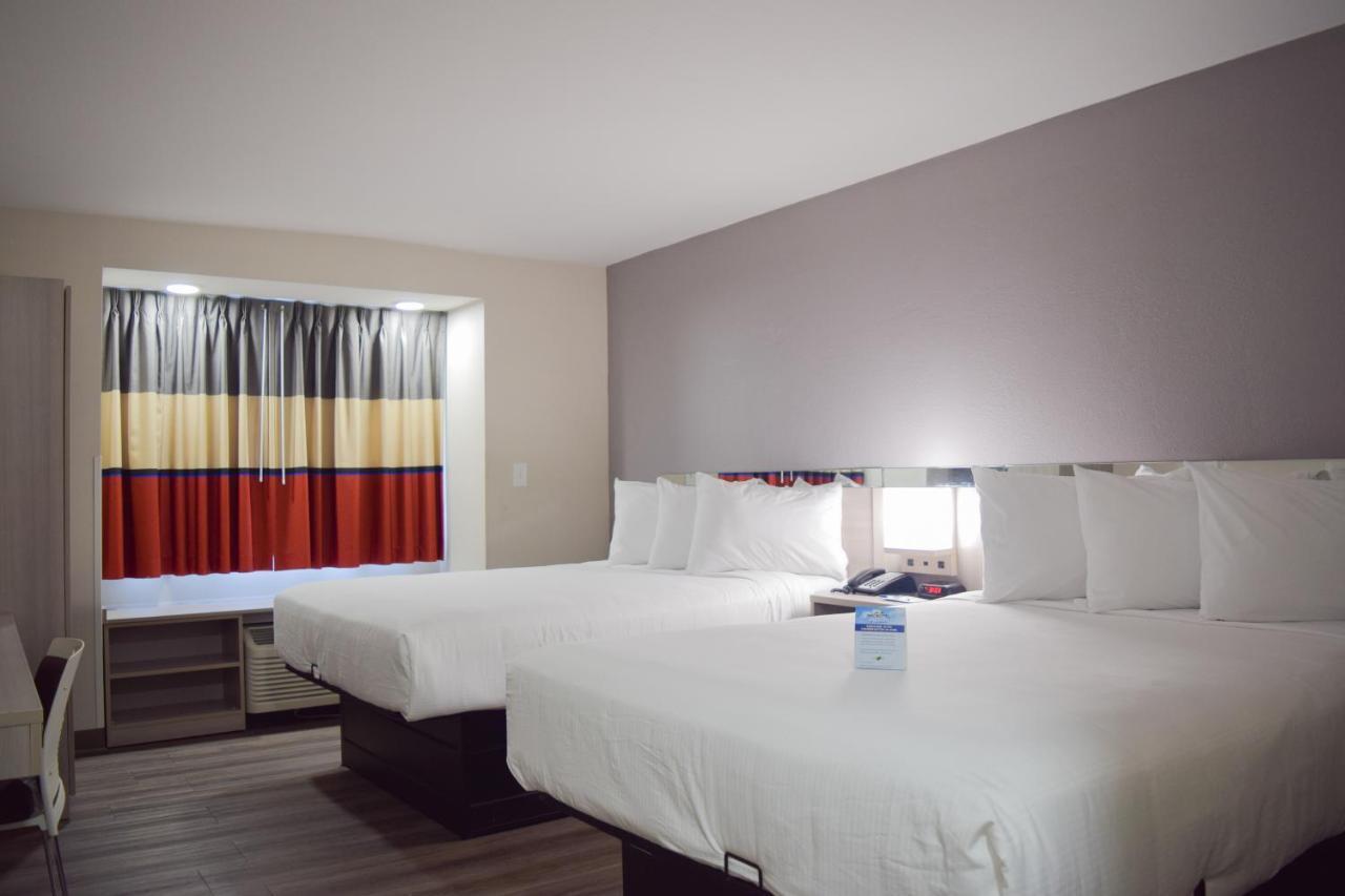 Travelers Inn And Suites Ралей Екстериор снимка