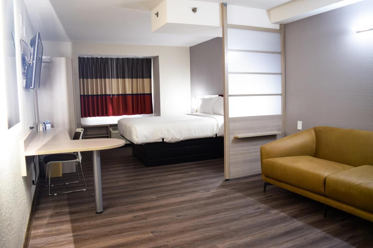 Travelers Inn And Suites Ралей Екстериор снимка